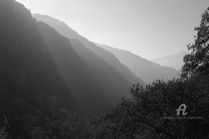Photographie intitulée "Mountain valley - L…" par Scott Gregory Banner, Œuvre d'art originale, Photographie numérique