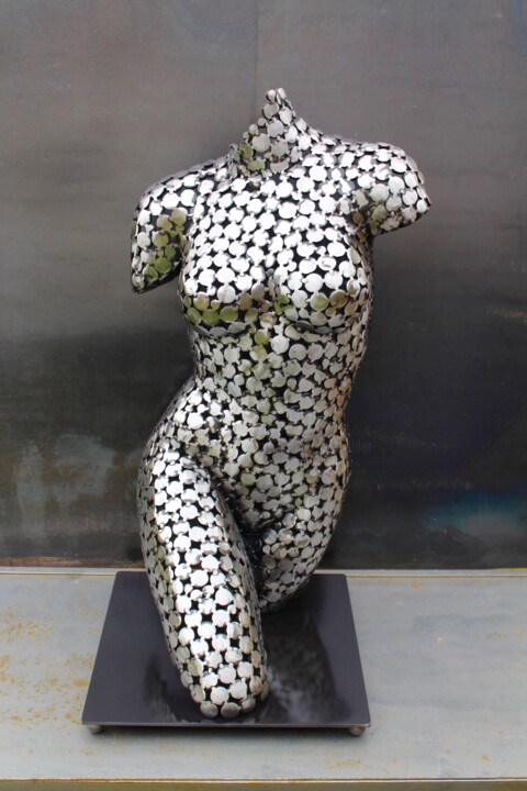 Sculptuur getiteld "Walking in circles" door Scott Wilkes, Origineel Kunstwerk, Metalen