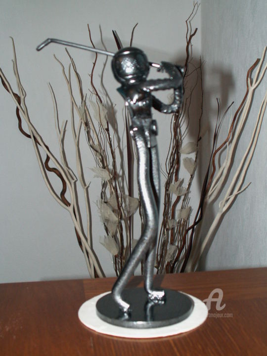 Sculpture titled "Golfeur en action" by Az, Original Artwork, Metals