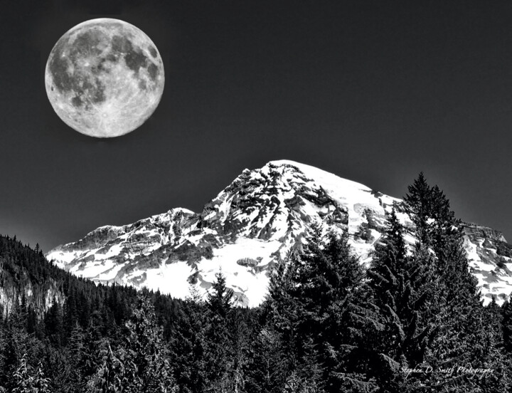 Fotografía titulada "Midnight Moon over…" por Stephen D. Smith, Obra de arte original, Fotografía digital
