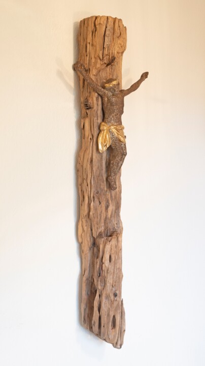 Sculpture intitulée "Jesus and old pine…" par Jozef Sedmak, Œuvre d'art originale, Bois