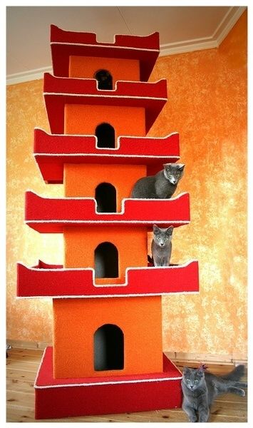 Sculpture titled "Cat tower Pagode" by Michel Sehstedt, Original Artwork