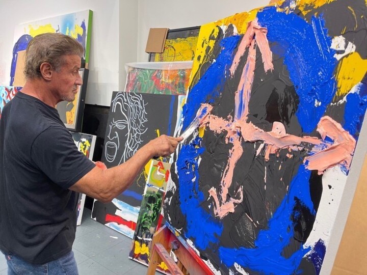 Sylvester Stallone was selling his own paintings for $ 5 apiece to pay for the school bus