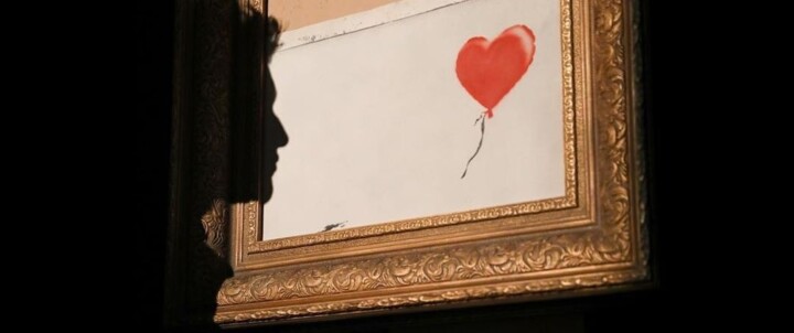 L'œuvre célèbre de Banksy subit un deuxième changement de titre et de date après le drame des enchères