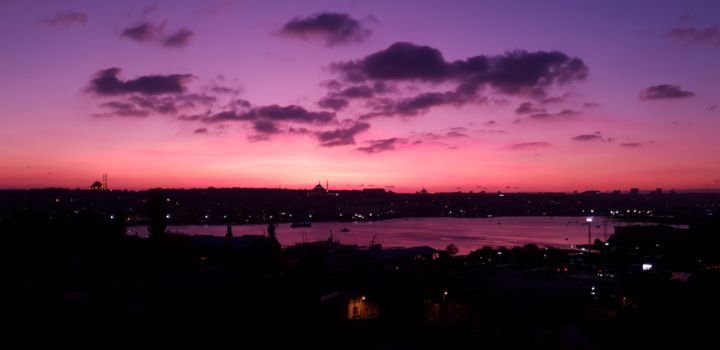 Фотография под названием "Golden Horn" - Öykü Şen, Подлинное произведение искусства, Цифровая фотография