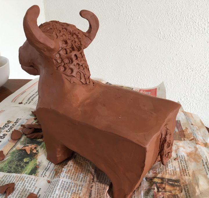 Sculpture intitulée "Le petit taureau" par Serge Berry, Œuvre d'art originale, Argile