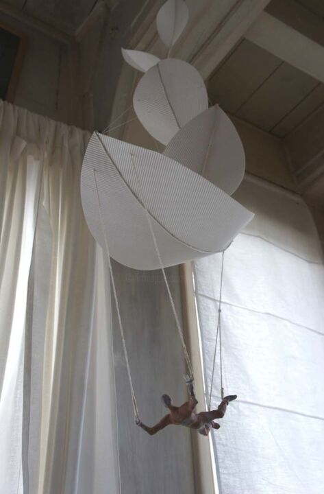 Sculpture intitulée "PARACHUTE FEUILLE" par Serge Reynaud (Art of Flying), Œuvre d'art originale, Métaux