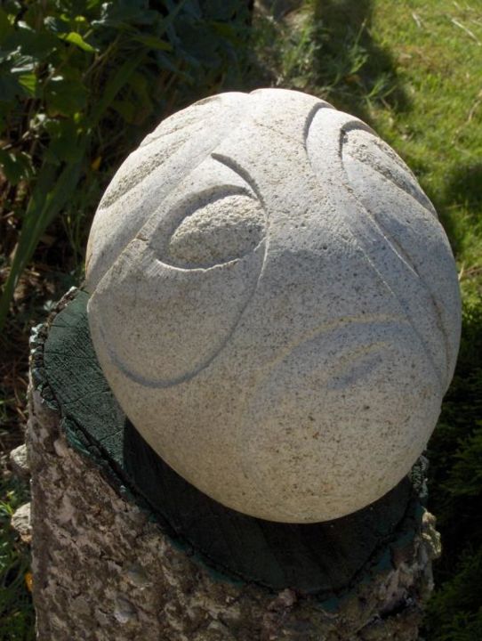 Skulptur mit dem Titel "Galet Pebble" von Serge Boué - Kovacs, Original-Kunstwerk