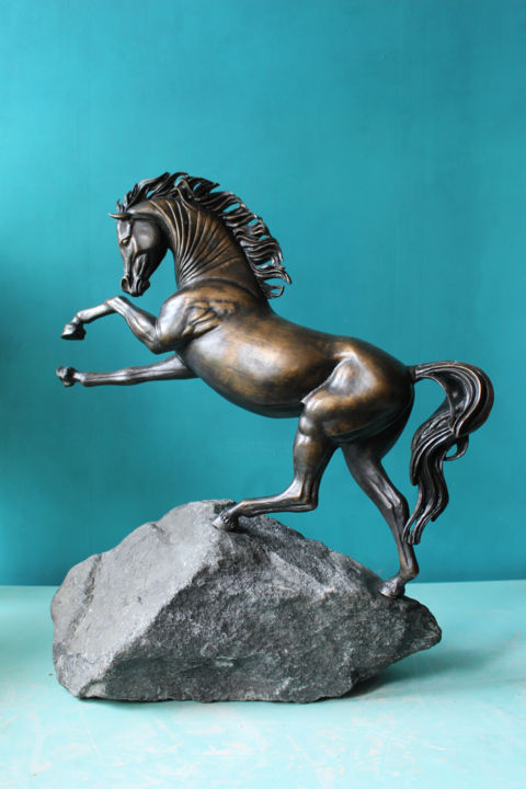 Sculptuur getiteld "Mustang" door Sergey Kostomarov, Origineel Kunstwerk, Bronzen