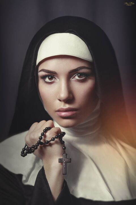 Photographie intitulée "Pray for me" par Sergey Mayboga, Œuvre d'art originale, Photographie numérique