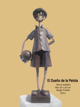 Sculpture intitulée "El Dueño de la Pelo…" par Sergio Pradier, Œuvre d'art originale