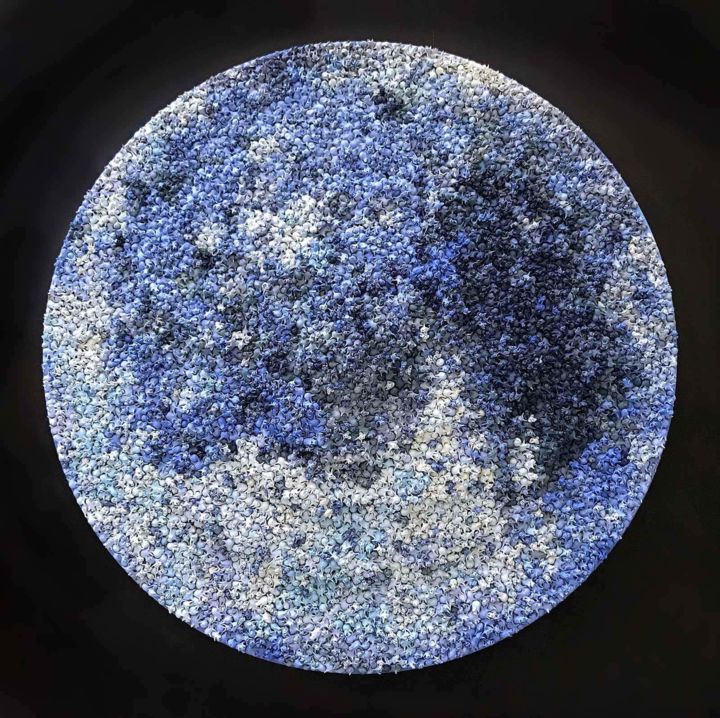 Sculpture intitulée "Blue Moon" par Seunghwui Koo, Œuvre d'art originale, Céramique