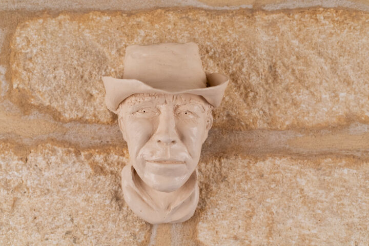 Scultura intitolato "Clint Eastwood" da Seys Sculpture, Opera d'arte originale, Terracotta