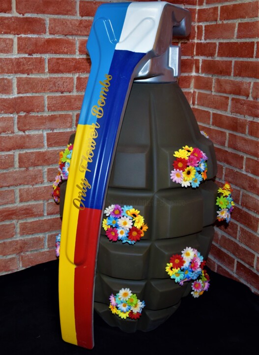 Sculpture titled "Only Flower Bombs" by Shagmac, Original Artwork, Resin