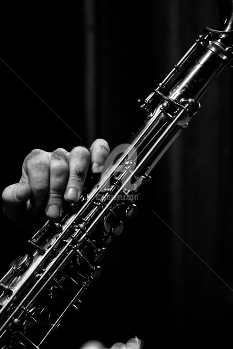 Photographie intitulée "Saxophone-7" par Sharlie Evans, Œuvre d'art originale, Photographie numérique