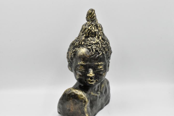 Sculpture titled "Baby Girl" by Shlomit Saar Cohen, Original Artwork, Bronze
