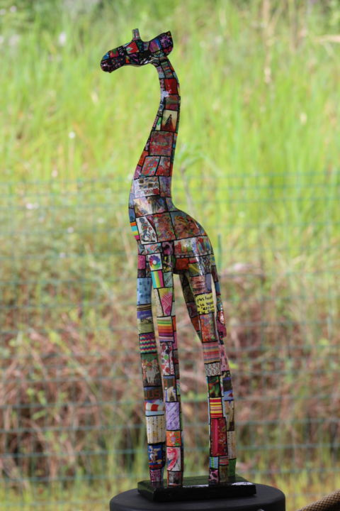 Sculpture titled "Girafe 13 sur socle" by Siberil Rey, Original Artwork, Paper