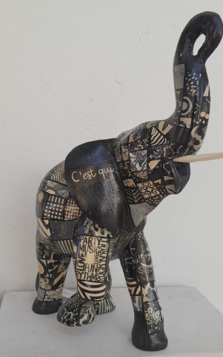 Sculpture titled "Éléphant N&B" by Siberil Rey, Original Artwork, Paper