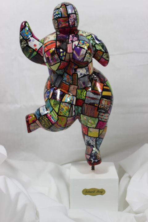 「Awoulab'art La Swin…」というタイトルの彫刻 Siberil Reyによって, オリジナルのアートワーク, 紙