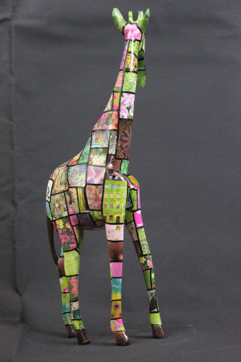 Sculpture titled "Girafe 3 verte" by Siberil Rey, Original Artwork, Paper