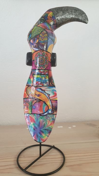 Скульптура под названием "Toucan flashy" - Siberil Rey, Подлинное произведение искусства, Коллажи