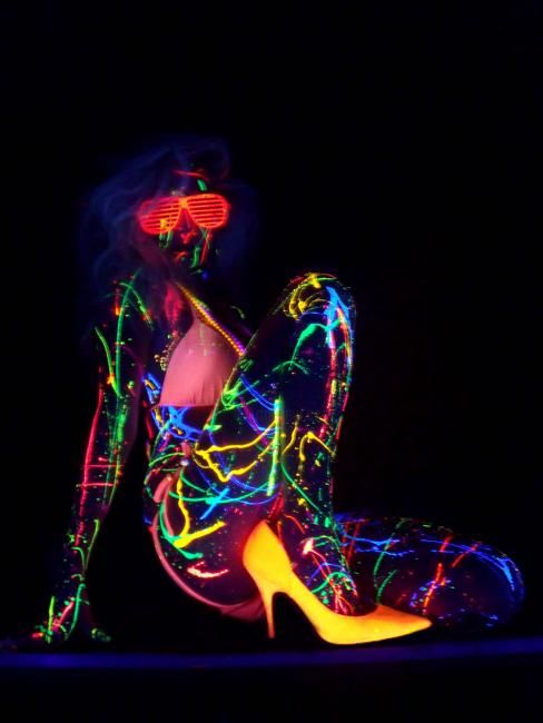 Fotografia intitolato "Neon" da Sierra Peters-Buckland, Opera d'arte originale