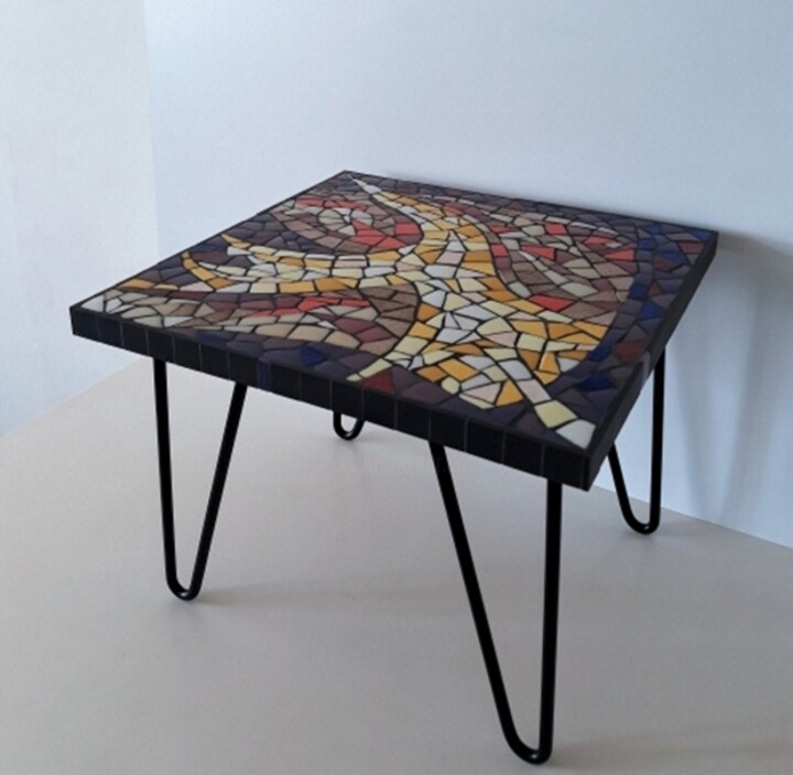 Diseño titulada "Table basse jaune v…" por Signature Mosaique ®, Obra de arte original, Mueble