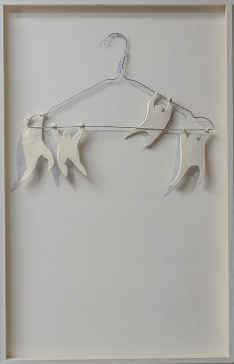 Sculpture titled "gli acrobati" by Silvia Benfenati, Original Artwork, Ceramics Mounted on Other rigid panel