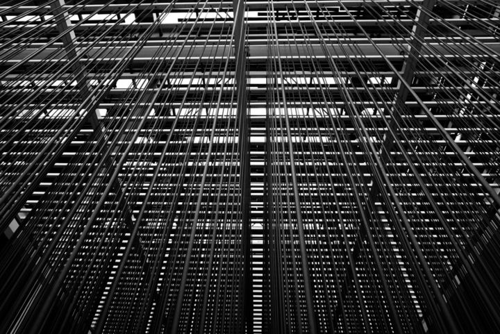 Photographie intitulée "Metal Structure." par Silvia Marcoschamer, Œuvre d'art originale, Photographie numérique