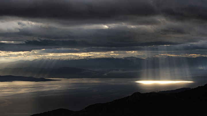 Φωτογραφία με τίτλο "heavenly light" από Simon Gaitanidis, Αυθεντικά έργα τέχνης, Ψηφιακή φωτογραφία