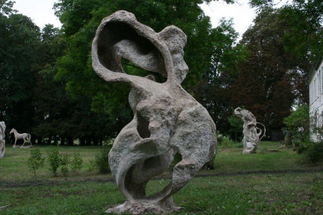 Sculpture titled "Großskulpturen im P…" by Simon Schade, Original Artwork, Mixed Media