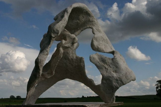 Skulptur mit dem Titel "Gehen" von Simon Schade, Original-Kunstwerk, Gemischte Medien