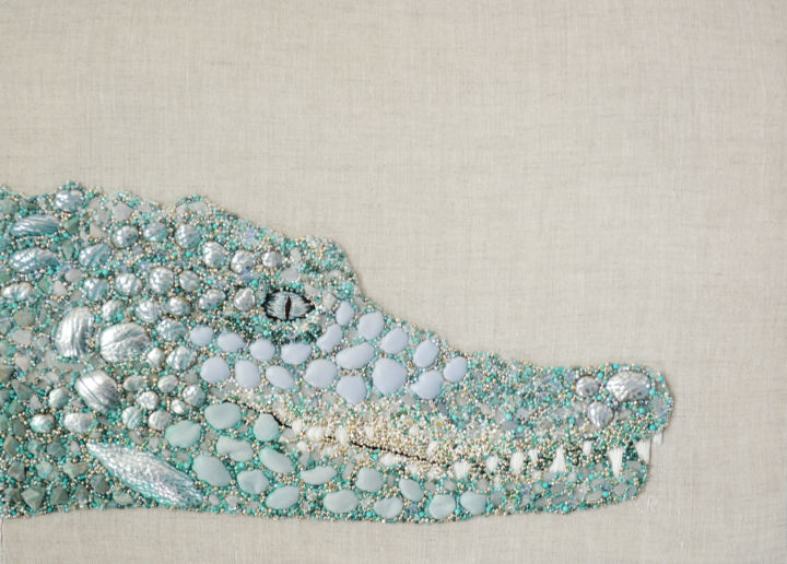 Текстильное искусство под названием "Sobek, crocodile di…" - Cindy Roch, Подлинное произведение искусства, вышивка