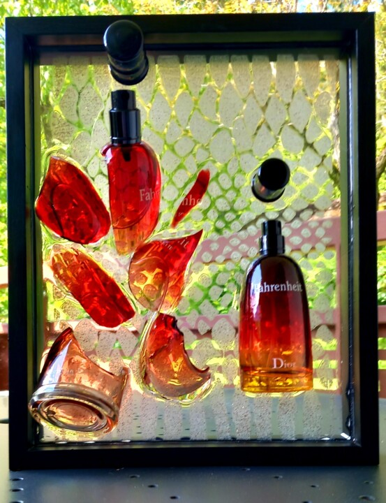 Design intitulée "Cadre déco parfum" par Sobo, Œuvre d'art originale, Meuble