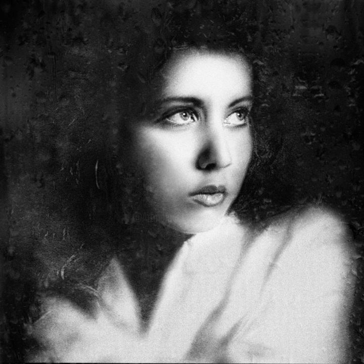 Fotografía titulada "Young woman, portra…" por Sol Marrades, Obra de arte original