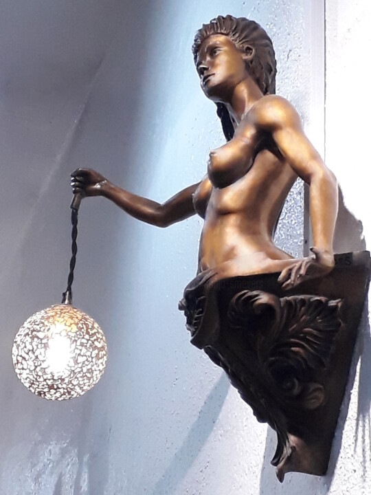 Sculpture titled "Fiat Lux" by Sonja Smeyers, Original Artwork, Bronze