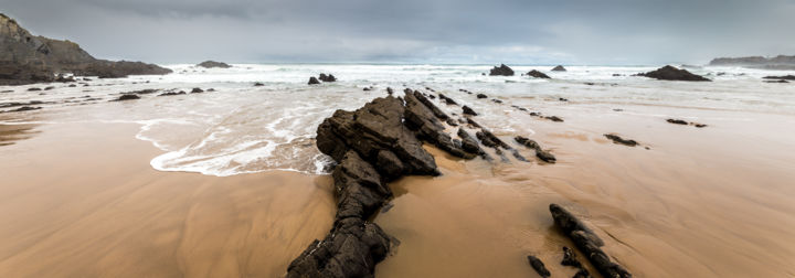 Rocher Sur Une Plage Deserte Photography By Adam Bahia Artmajeur Rocher Sur Une Plage Deserte Photography By Adam Bahia Artmajeur