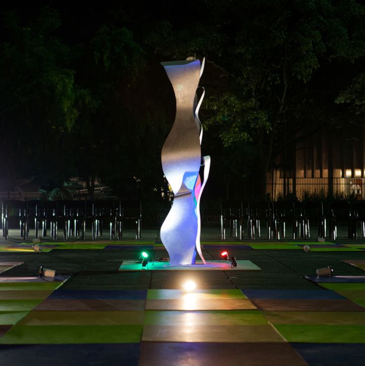 Escultura intitulada "Flor do Luar" por Antonio Spinosa, Obras de arte originais, Metais