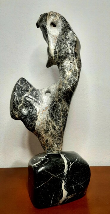 Skulptur mit dem Titel "Gogol" von Spiros Gremo, Original-Kunstwerk, Stein