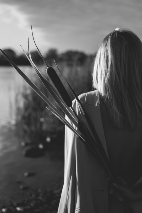Photography titled "Which hand?" by Victoria Yuskevych, Original Art, Digital Photography