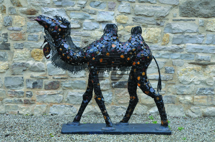 Sculptuur getiteld "Le chameau" door Stanko Kristic, Origineel Kunstwerk, Metalen