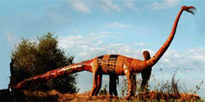 「Stahl-Skulptur-Dino…」というタイトルの彫刻 Stahl Farbeによって, オリジナルのアートワーク, 金属