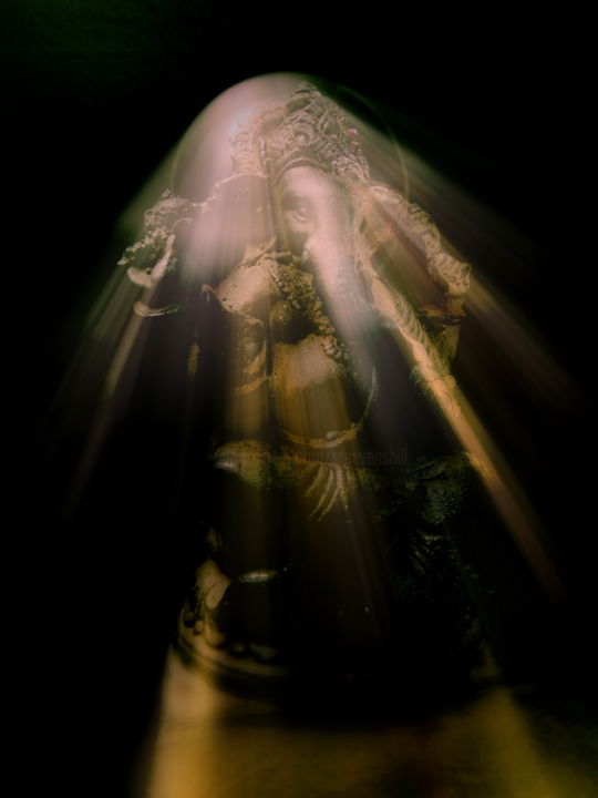 Photographie intitulée "Ganesha's Spirit" par Steevens Hill, Œuvre d'art originale, Photographie numérique