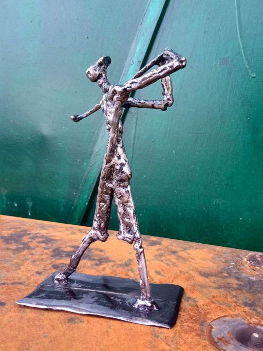 Скульптура под названием "A player" - Stefan Obradovic, Подлинное произведение искусства, Металлы