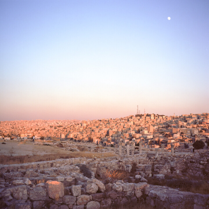 Фотография под названием "Amman, Jordan" - Stefana Savic, Подлинное произведение искусства, Пленочная фотография