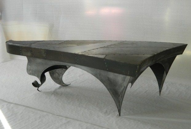 Design intitulée "table basse acier" par Stephane Faity, Œuvre d'art originale