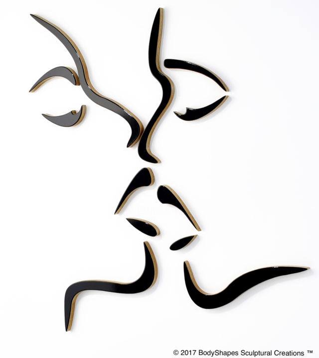 Sculpture intitulée "Eve's Kiss" par Stephen Born, Œuvre d'art originale, Bois