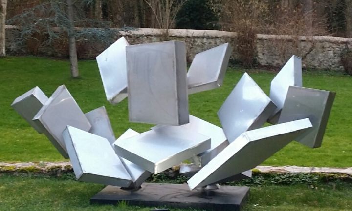 Sculpture titled "ECHO" by Stevens Dossou Yovo, Original Artwork, Stainless Steel