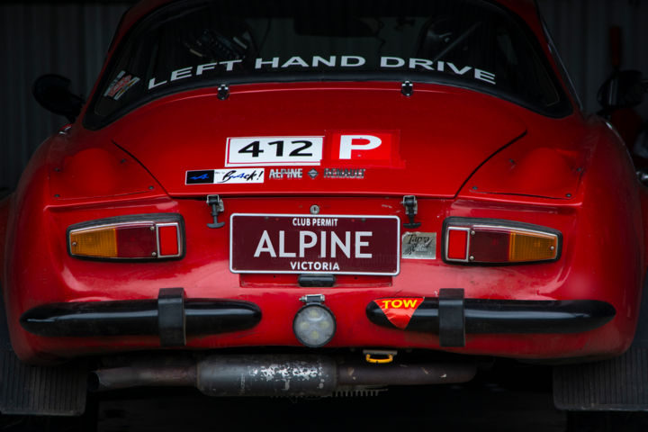 Photographie intitulée "Alpine Renault A110" par Stuart Row, Œuvre d'art originale, Photographie numérique