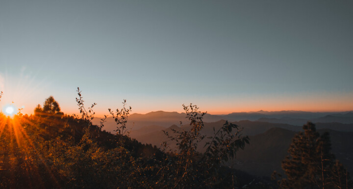 Photographie intitulée "DAWN IN KUMAON DIVI…" par Sudhanshu Jayaswal, Œuvre d'art originale, Photographie numérique